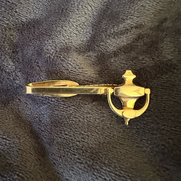 Hickok gold cuff links and tie clasp. Door knocker design - Picture 4 of 6